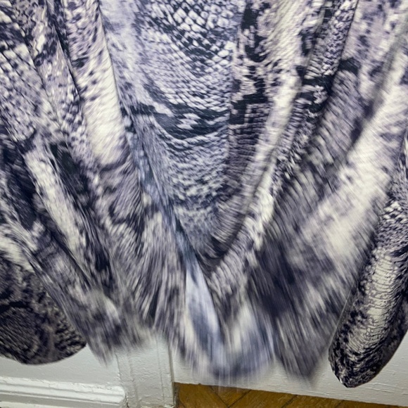 Beautiful collective concepts python blouse - Picture 3 of 4